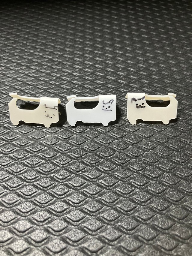 お子さんが作った3匹のイヌ（提供：M10さん）