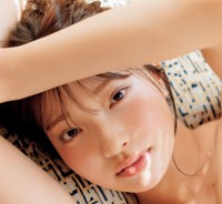 里仲菜月「週刊SPA! 」(扶桑社)5月26日号より＝撮影／鈴木ゴータ ヘアメイク／徳永舞 スタイリング／クメユナ