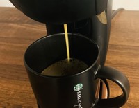 好みの抽出温度・抽出量を設定し、カップに注いで完成