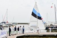 桟橋でのセレモニー。西宮、芦屋の両市長ほか来賓がお出迎え