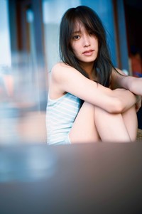 佐々木久美1st写真集『めくる日々』@Loppi・HMV限定版(撮影/藤原 宏)