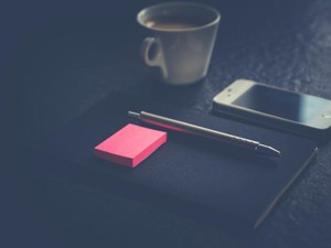 ぶりっ子と言われて距離を置いたピンクは、就活で「武装」になった