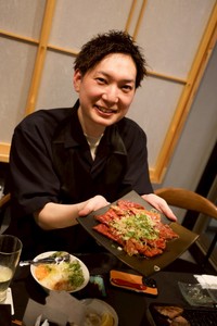 インスタグラムには「食べている写真」や「乾杯してる写真」がいっぱい