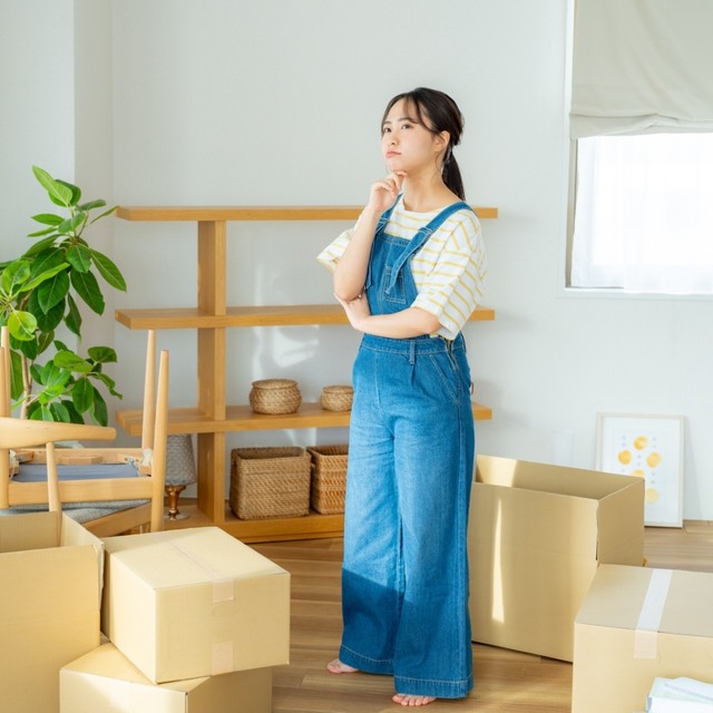お隣さんへの挨拶って1人で行くと不用心？　※画像はイメージです（grimlock/photoAC）