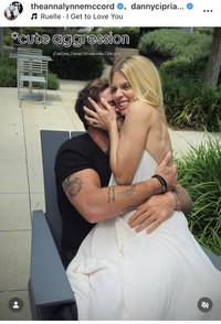 アナリン・マッコードのインスタグラム＠theannalynnemccordより