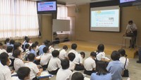 気象台職員が小学校で出前授業