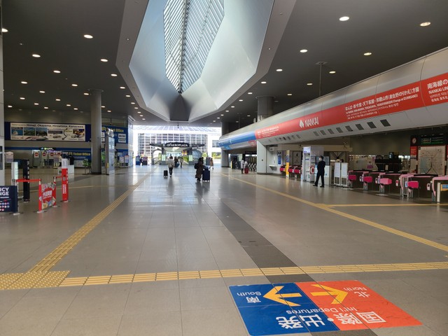 関西空港駅も人がまばら