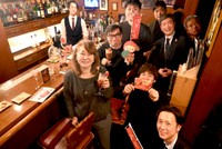 「SLICE BAR（スライスバー）」店内（写真／Lmaga.jp編集部）