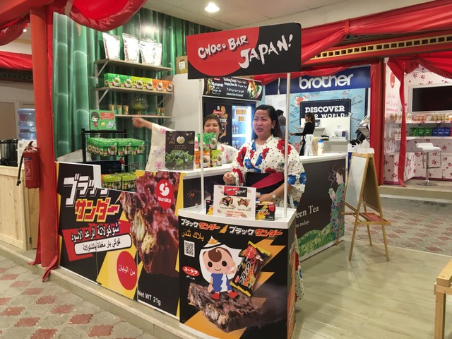高級なチョコが流行したドバイでもブラックサンダーのファンは多い
