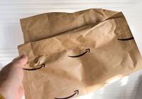 暑さのせいで封筒の封の糊が耐えきれないことがあるという（ifeelstock/stock.adobe.com）