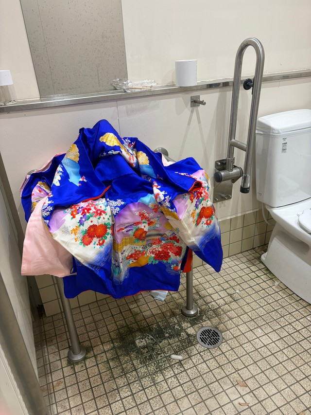 公衆トイレを開けると…（塩さん引用）