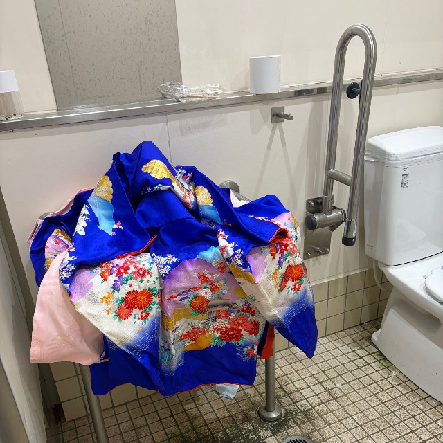 公衆トイレを開けると…（塩さん引用）