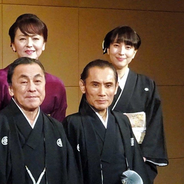 「罪のない嘘」制作発表に出席した（左下段から）佐藤Ｂ作、片岡鶴太郎、（上段左から）あめくみちこ、鈴木杏樹=2019年