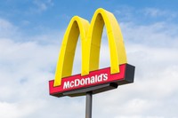 ポテト&ドリンクのサイズアップがM→Lセットに、5日間無料！？マクドナルドの衝撃キャンペーンとは…（wolterke/stock.adobe.com）