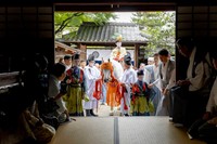 長刀鉾稚児社参のあと、中村楼に立ち寄る長刀鉾のお稚児さん（２０２４年）（提供：中村楼）