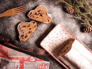 幸せを噛みしめ日々少しずつ。シュトーレンはクリスマス先取り特権