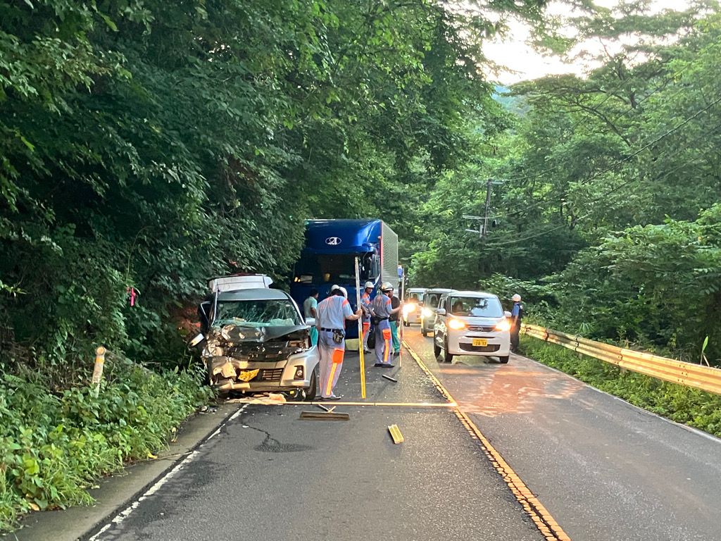 トラックと軽自動車が正面衝突　軽自動車運転の男性が意識不明　仙台・太白区の国道２８６号