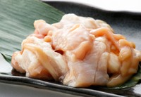 ホルモンは「皮の部分」から焼きはじめて！※画像はイメージです（Hanabou/stock.adobe.com）
