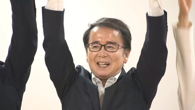 再選を決めた池田豊人氏　30日午後8時すぎ