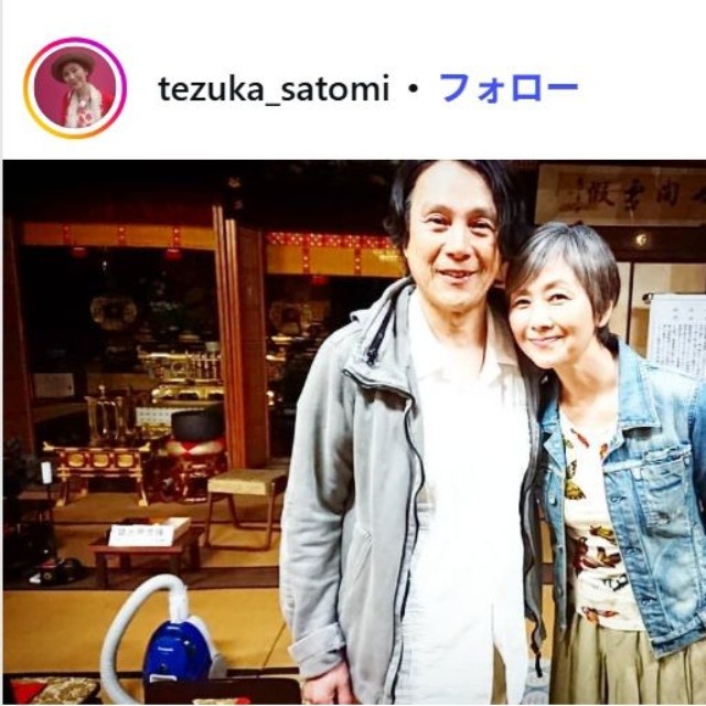 手塚理美のインスタグラム@tezuka_satomiより　真田広之と＝2019年5月26日