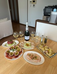 普段から献立はお酒に合わせることが多いそう／パパイヤの東京飯（@papaya_tokyodate）さん提供