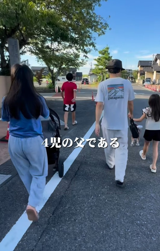 4児のお父さんです（「とっしー」さん提供、Instagramよりキャプチャ撮影）