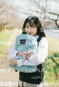 「B.L.T.graduation2026中学・高校卒業」セブンネットショッピング購入特典ポストカード【白鳥沙怜（AKB48）】