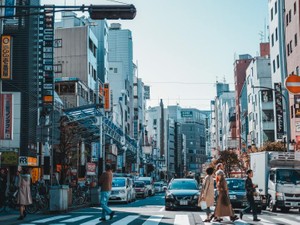 551の豚まんを食べたい。記憶に残るのは、神戸線に漂う豚まんの匂い