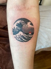 日本滞在の思い出を刻んだ、葛飾北斎『神奈川沖浪裏』のタトゥー／Julian Biazziさん（@julianbiazzi）提供