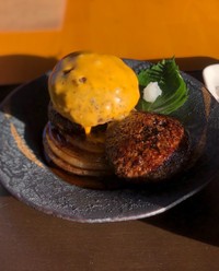 150g のハンバーグセット(トッピングはチーズ)