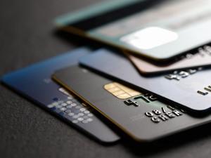 親のクレジットカードを使えば相続税は安くなる？ 未払分の扱いも解説