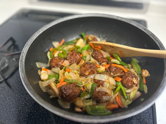 ボリューム満点の美味しいおかずが完成！（筆者撮影）