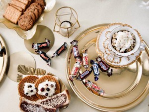 チョコが苦手な私の前には、イケメンも驚くチョコの山。戦いの結末は