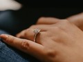 愛の証だと信じていた指輪が母の薬指から消えた。でも愛はあると思う