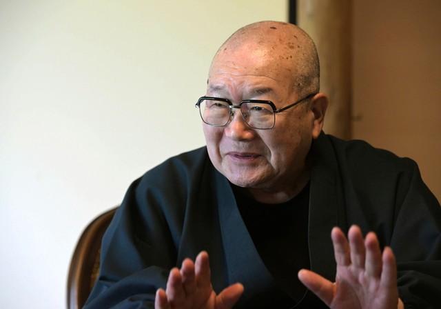 「近辺のお寺さんと力を合わせていきたい」と話す西郊門主（京都市左京区・曼殊院）