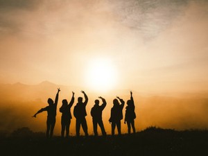 誰からも好かれる人はいない。誰からも好かれる人を嫌う人がいるから