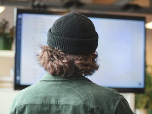 ニュース速報に恐怖を感じる。芸能人の訃報を告げることが多いから