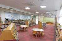 笠岡市立図書館絵本コーナー