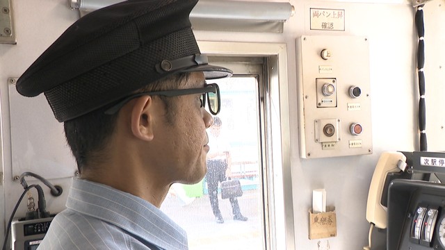 ＪＲ四国が運転士の偏光サングラスを本格導入　2024年8月撮影