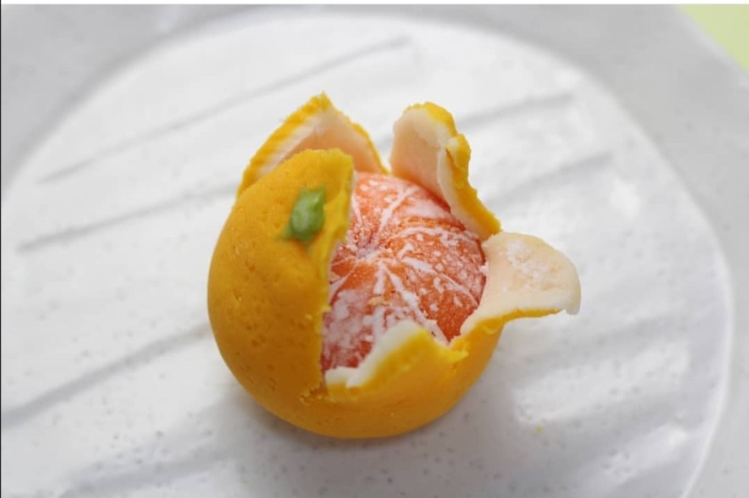 ミカンです！と言って出しても分からない完成度 この道19年の職人が作る驚きの和菓子｜まいどなニュース