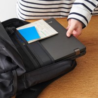 無重力ファンクションリュック。レギュラーサイズは16インチまでのPC対応（アフタヌーンティー・リビング提供）