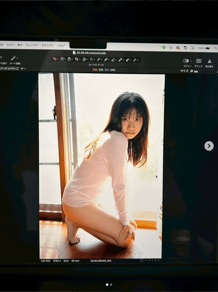 「FLASH」（26年1月7日発売号）に登場した細谷さらのオフショット　本人のインスタグラム（@sara_610610）より＝2026年1月8日投稿