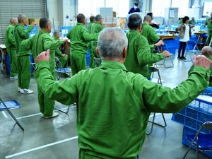 犯罪件数が減少、背景に少子高齢化　受刑者は減るも高い再犯者率、進む刑務所の改革