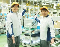 アルコ＆ピースの平子祐希（左）と酒井健太