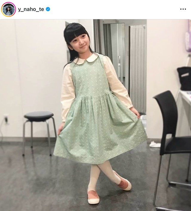 幼い頃の横山菜帆さん（横溝菜帆 (@y_naho_te)さんのインスタグラムより）