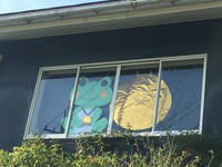 米子市出身の女子ボクサー入江聖奈さんが東京五輪で金メダルを取った際には、入江さんの好きなカエルと、金メダルを表現。地元に関する話題を積極的に取り入れている