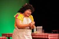 妻の大屋あゆみは沖縄吉本所属のお笑いタレント＝「新婚さんいらっしゃい！」8月10日放送回よりⓒABCテレビ