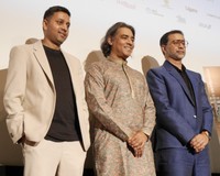 「相撲ディーディー」プレミア上映に登壇した（右から）ジャヤント・ローハトギー監督、プロデューサーのアルナヴァ・セーングプタ氏、脚本のニキル・サチャン氏＝都内