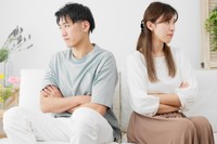 長期連休中「夫婦喧嘩が増える」人の割合は？　※画像はイメージです（aijiro/stock.adobe.com）