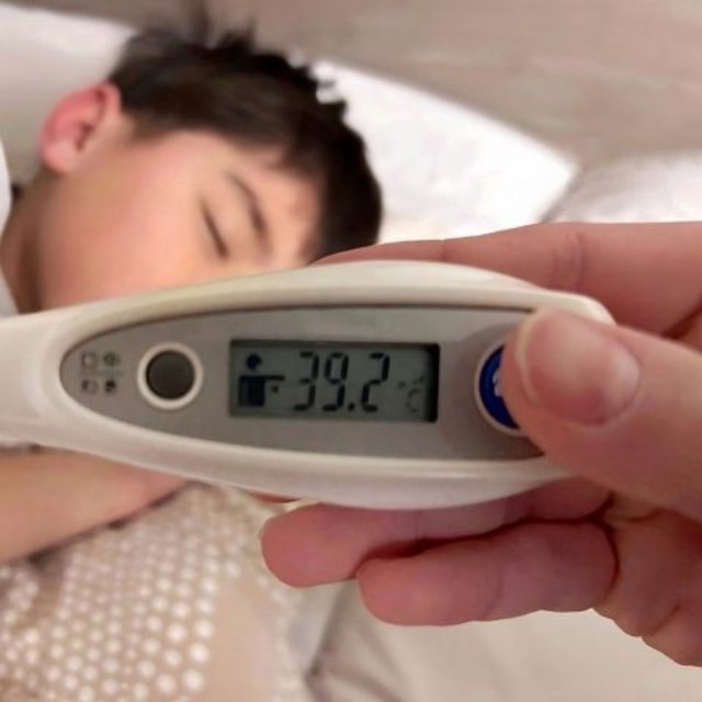 家族の情報をどう共有し、どう備えるか…多くの親にとって、他人事ではない話題（photoACより「Siili」さん撮影、イメージ画像）